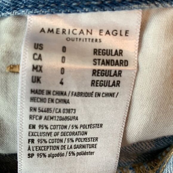 America Eagle jeans curvy mom light wash, distressed, size 0 - Picture 11 of 11